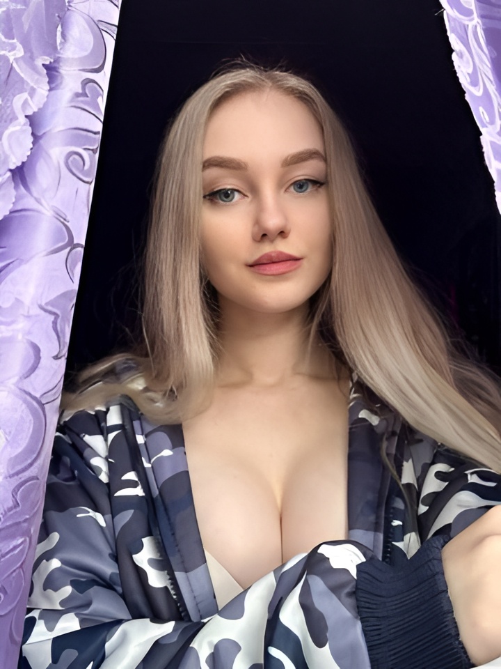 Ярослава привлекальеная девушка из Шушенское цена от 5000 руб