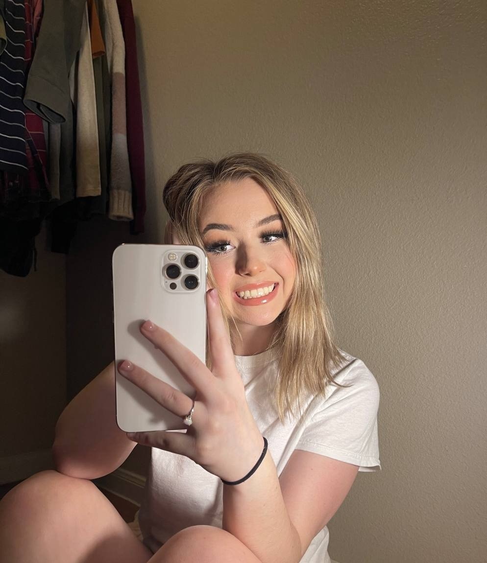 Ника привлекальеная девушка из Шушенское цена от 3000 руб