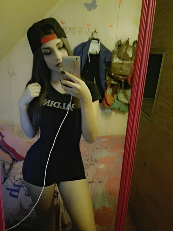 Рената привлекательная девушка из Шушенское цена от 3000 руб