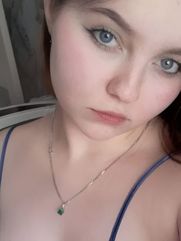 Василиса привлекательная девушка из Шушенское цена от 2000 руб